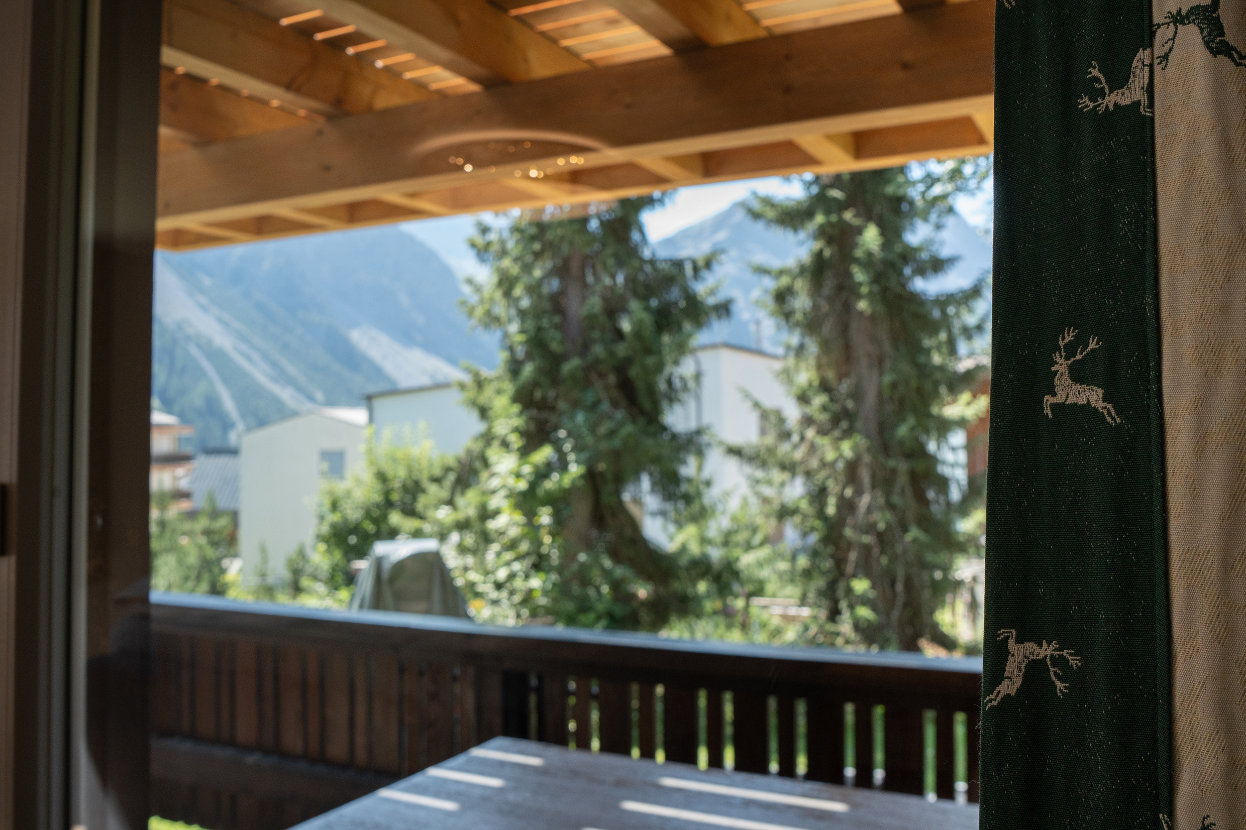 Grabahus_Balcony_07.jpg